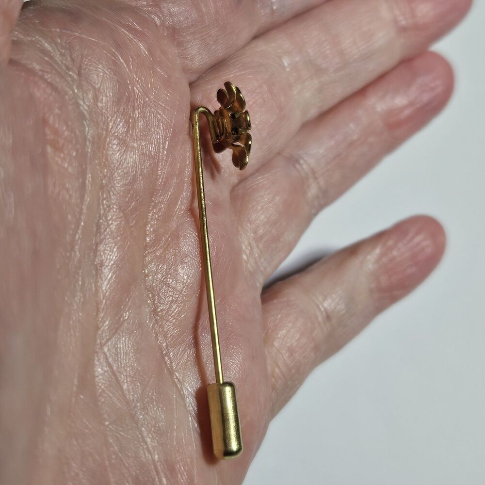 **Last Chance!! Final Sale** Gold Tone Vintage Dainty Daisy Stick Pin - Picture 3 of 9